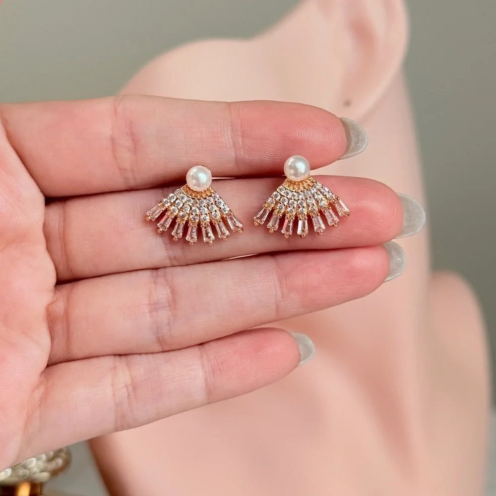 Anthropologie chic fan